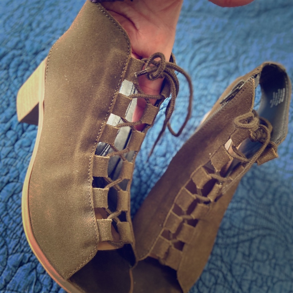 Steve Madden army green booties